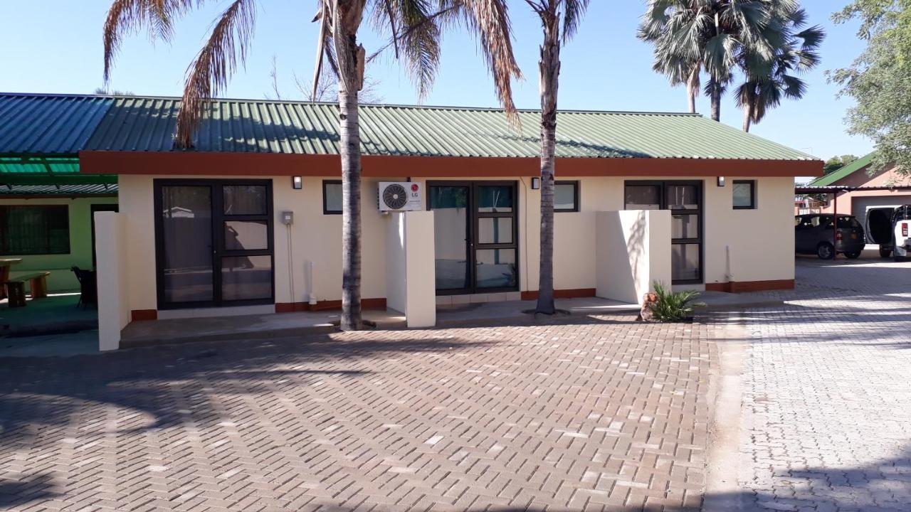 Ry Courtyard Oshakati Exterior foto