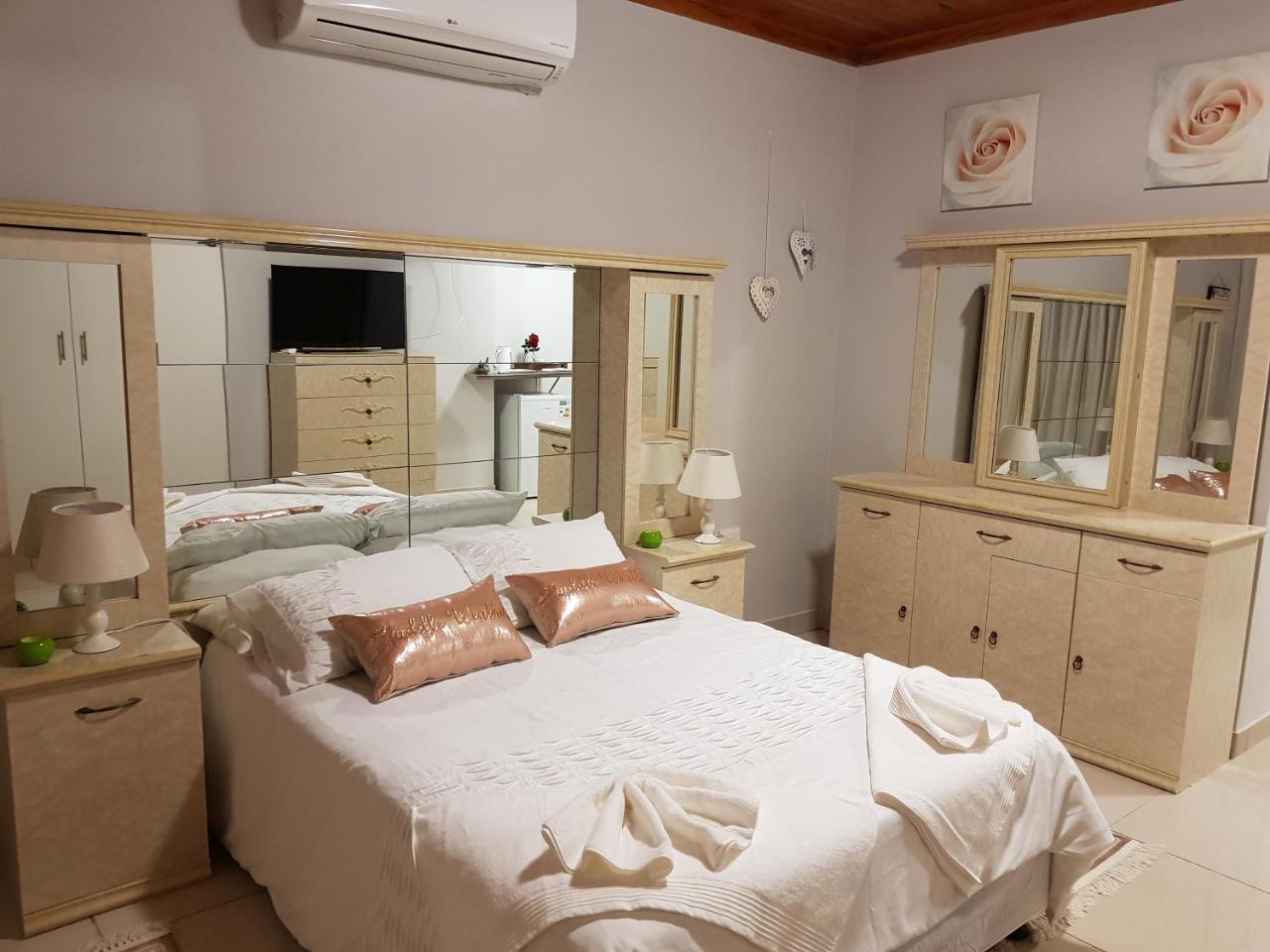 Ry Courtyard Oshakati Exterior foto